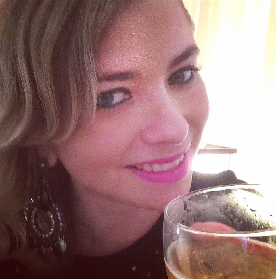 raphafurtado's tweet image. Quem não sabe o que quer... Perde o que já tem!!!
#pensativa