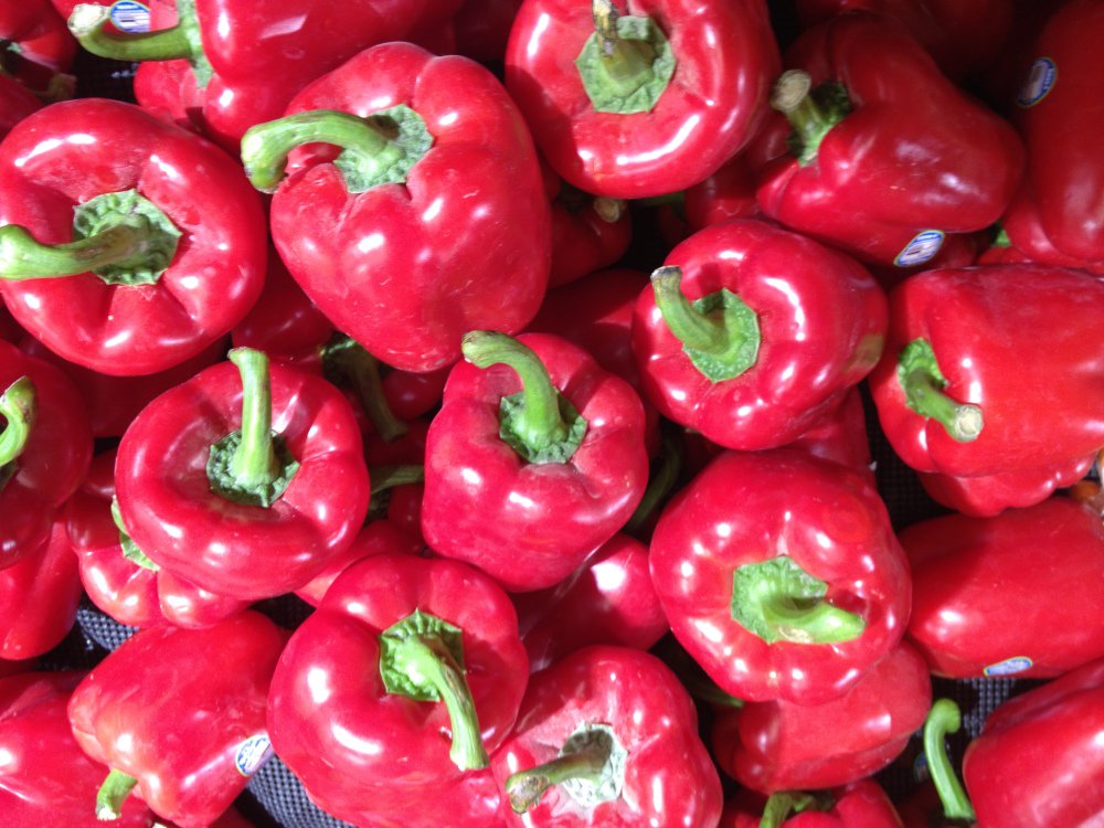 JenniferNeily's tweet photo. Leading source of vitamin C are red bell peppers. 1/2 pepper = 30cal &amp; a filling snack! #healthtalk #rdchat https://t.co/oPvoaMYSfK