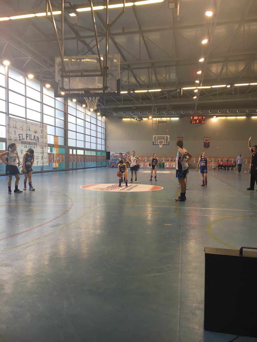 vegagimeno's tweet photo. Ambientazo Pilarista!! Hoy toca vs Claret!! Partidazo!! Dos equipazos!! @CBClaret @SD_ElPilar #final4infantil https://t.co/RrwVQmlvUw