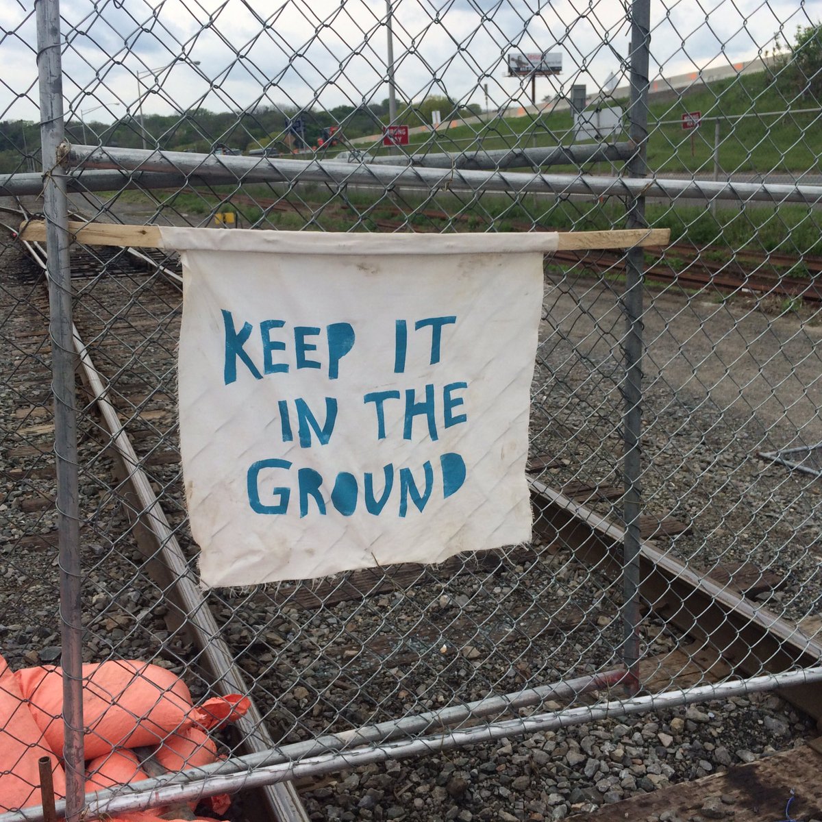 mkink's tweet photo. No bomb trains rolling today in Albany - no way no how! #breakfree2016 #Albany2016 @BanBombTrains @citizenactionny https://t.co/VBpVsCPlVo