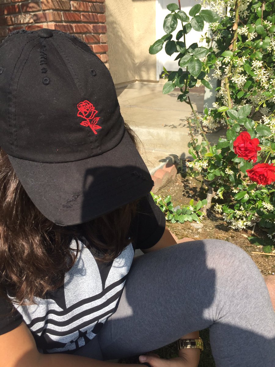 CapaholicsStore's tweet image. "Vintage Red Rose" cap available on Capaholics.com 
These are going fast so get yours before they are out!