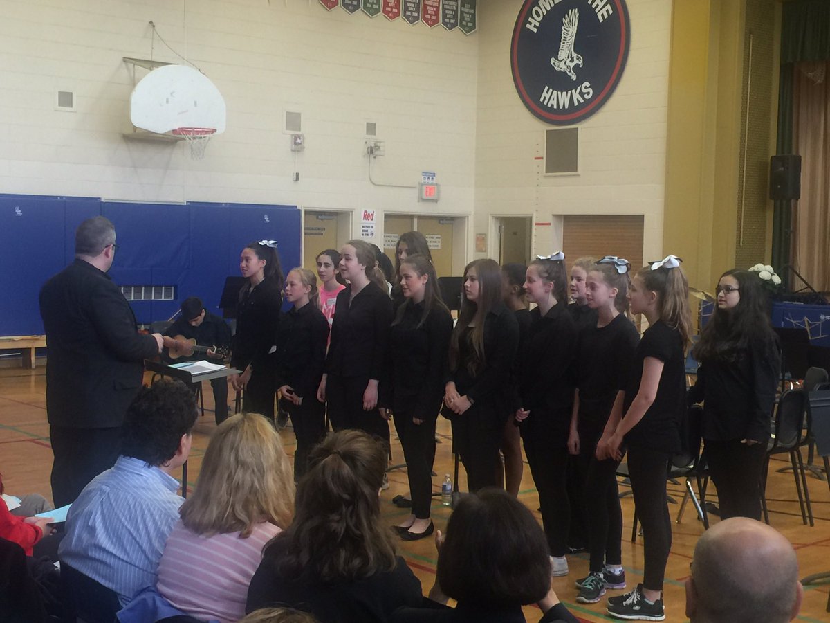 TDSB_HodgsonMS's tweet photo. Hodgson Big Choir :) #hodgson100th https://t.co/pgfWBSjAAB