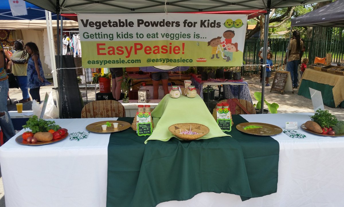 easypeasieco's tweet photo. Thanks to all of our new #easypeasie families! Sampling #greenblend today! Love this #farmersmarket! https://t.co/krhMlNfNxp