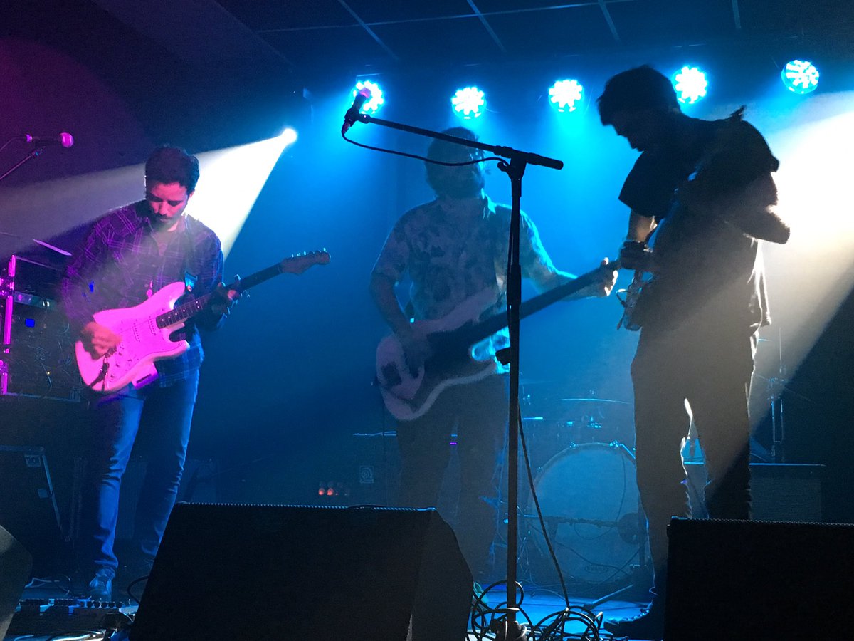 DarkBeginsAgain's tweet photo. ¡Lo del batería de 15 años de @delbosque_banda me ha dejado alucinado! ¡Buen bolo chicos! #EresLoQueEscuchas https://t.co/R42LaW6TgK