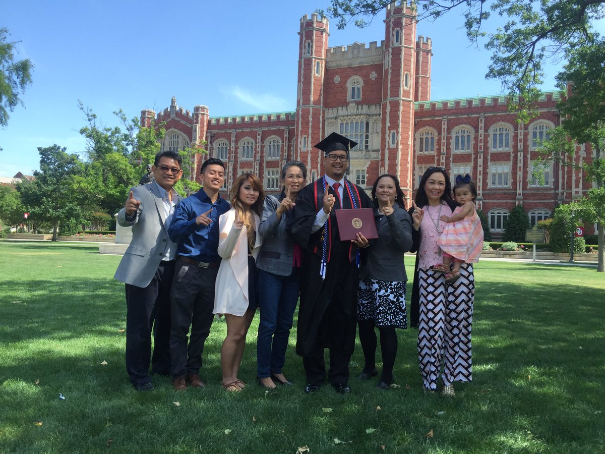_AmaLlama's tweet photo. I am done! #LiveOn #Boomer #OUGrad16 https://t.co/8R7MHN7v3n
