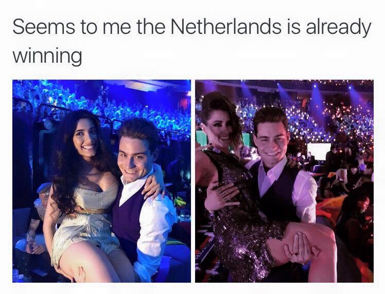 Volgens mij roept die vrouw vannacht heel hard "Douwe, Bob!" #esf #Eurovision