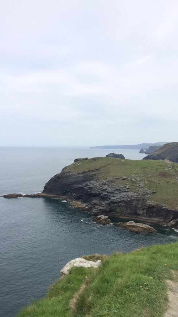 cato_91's tweet photo. Joio cal visitors yn dod i weld fi'n Plymouth a mynd i grwydro @taidgruff #dayout #cernyw #talcan #tintagel https://t.co/cIIvDxQhm1