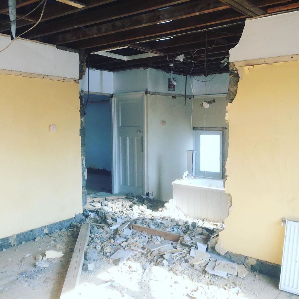 msbelectrical's tweet photo. Demolishing walls #transformyourhome #morespacebuilding #msbelectrical #brighton #refurbis… https://t.co/akgtViPGgK https://t.co/LrUzi33fhf