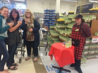 LCollegesqaure's tweet photo. #marketmoments #loblawscollegesquare #1050 #customerappreciation https://t.co/w4dMSAbTpd