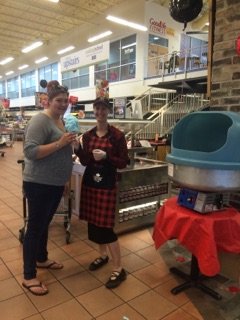 LCollegesqaure's tweet photo. #marketmoments #1050 #loblawscollegesquare #customerappreciation https://t.co/aIJLzAOp9F