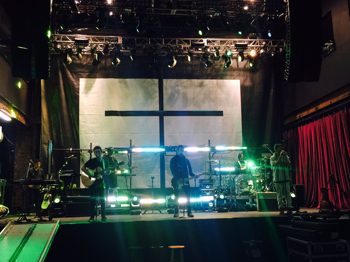 EmblemThree's tweet photo. Soundcheck in Louisville https://t.co/ng9AuWy54z