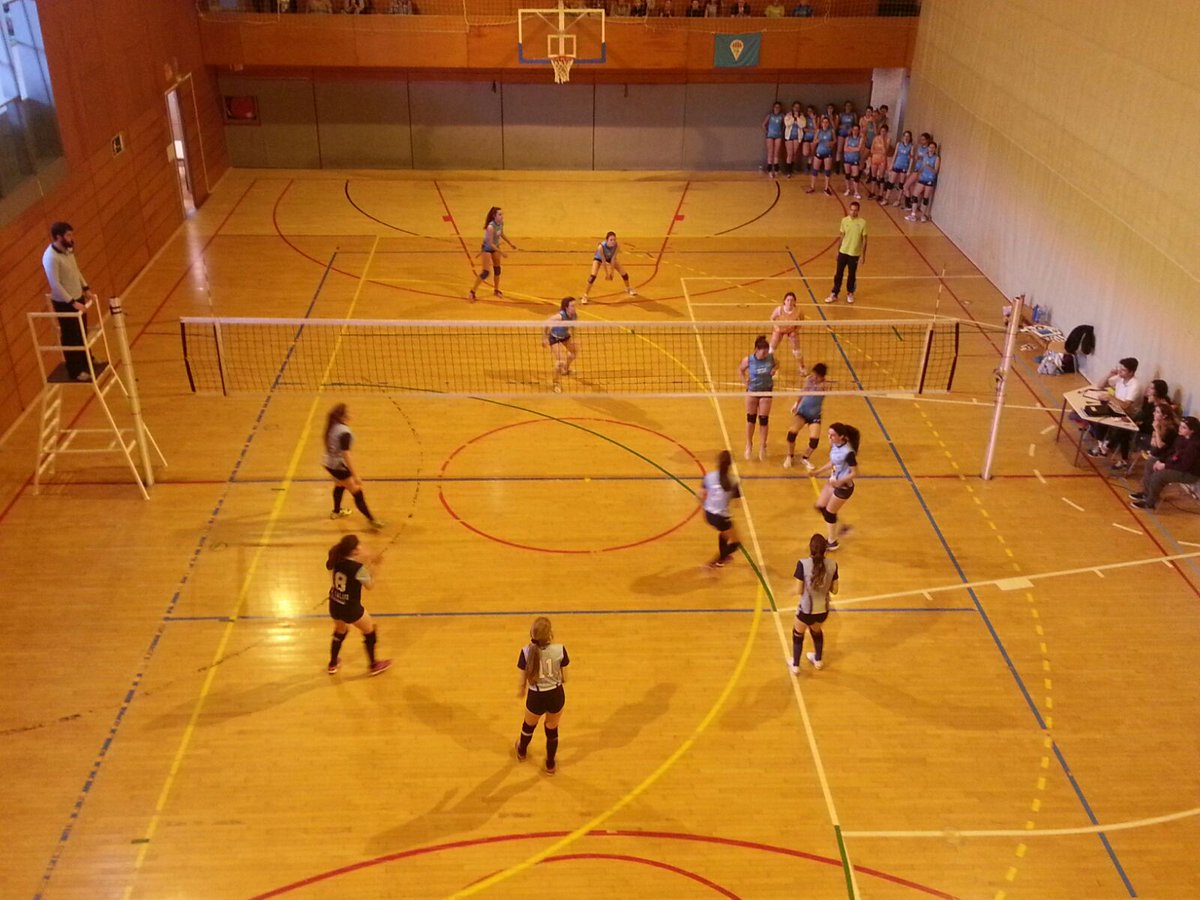 AEEINSM's tweet photo. #RESVOLEIFEDE: #JuvenilV 3 - 1 CV Salou. Partidàs, Victòria i Campiones 2aDvGD Permanència. Felicitats! @VoleiCatala https://t.co/bcPmYIVeom