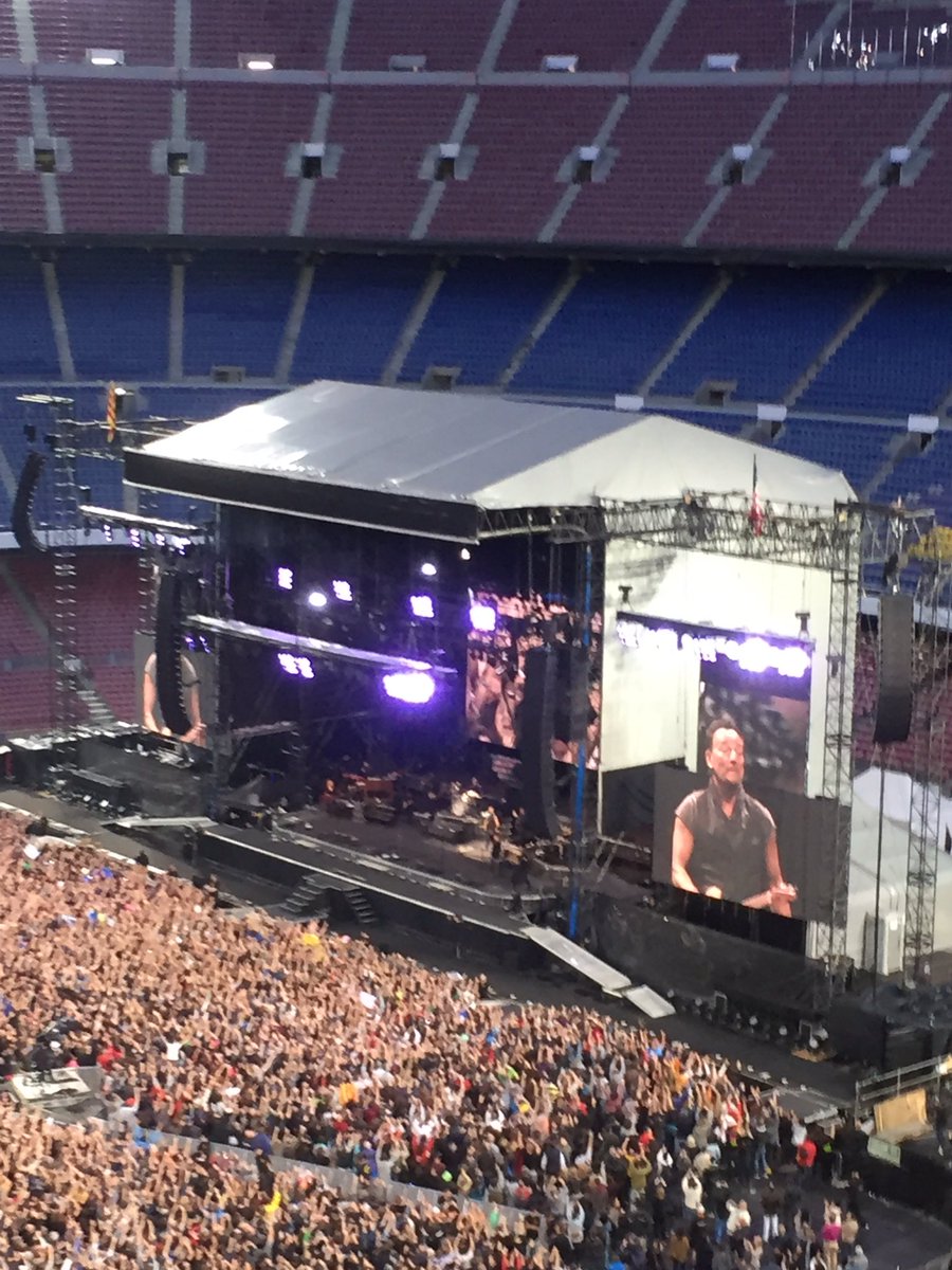 andersdahlbom's tweet image. Nu kör vi! #SpringsteenBarcelona