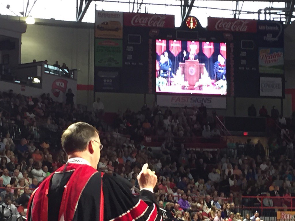 bskipper59's tweet photo. President Gary Ransdell opens the 2 pm commencement #WKUGrad #WKU2016 https://t.co/OQ9lTnMuno