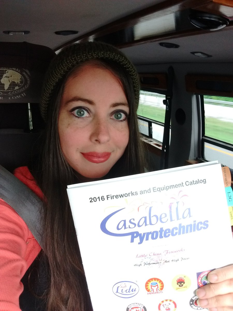 OldhamPyro's tweet image. Casabella demo night! It's gonna be cold, but it's gonna be fun! 🎆🎆🎆🎆