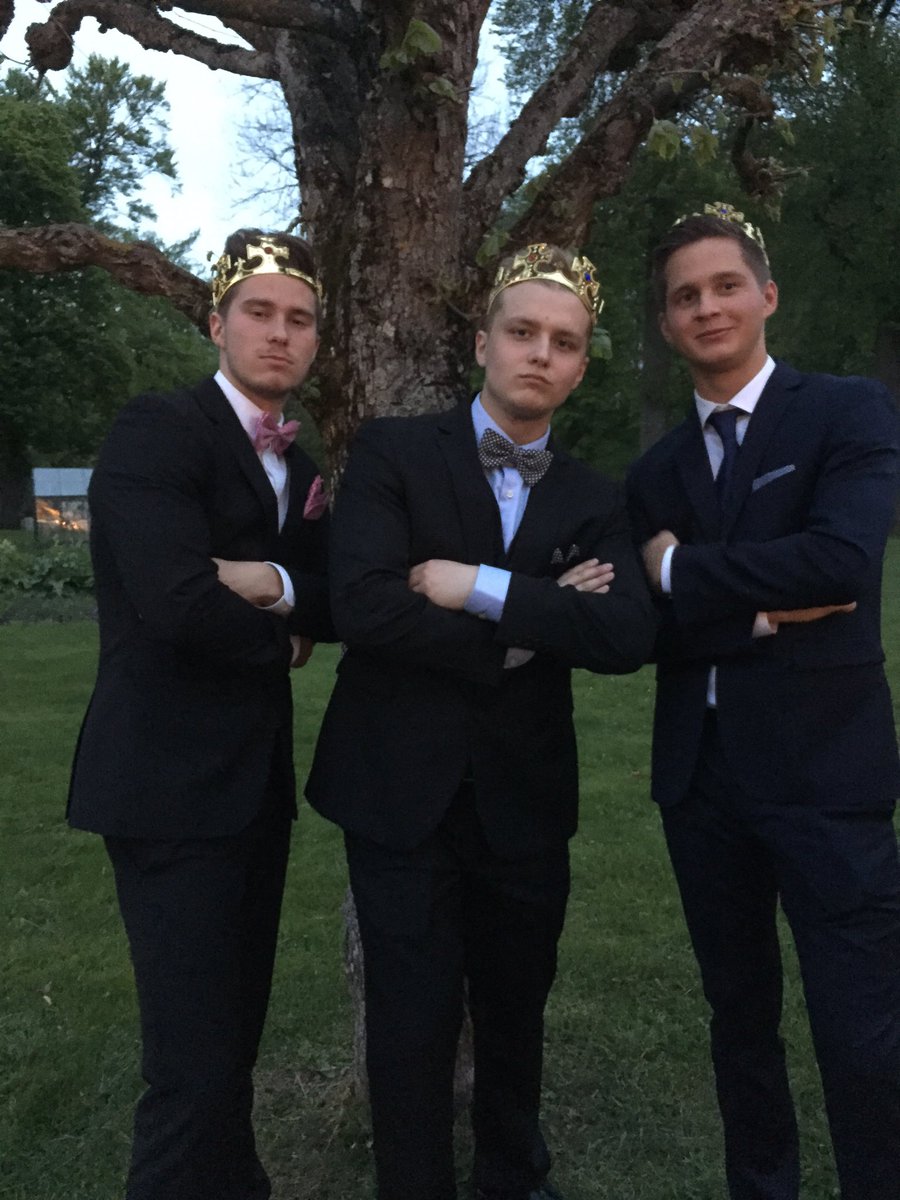 KatrineholmsFC's tweet photo. Katrineholms tre balkungar! Det är en ära att ha er i denna klubb https://t.co/l9rSUMGfSK