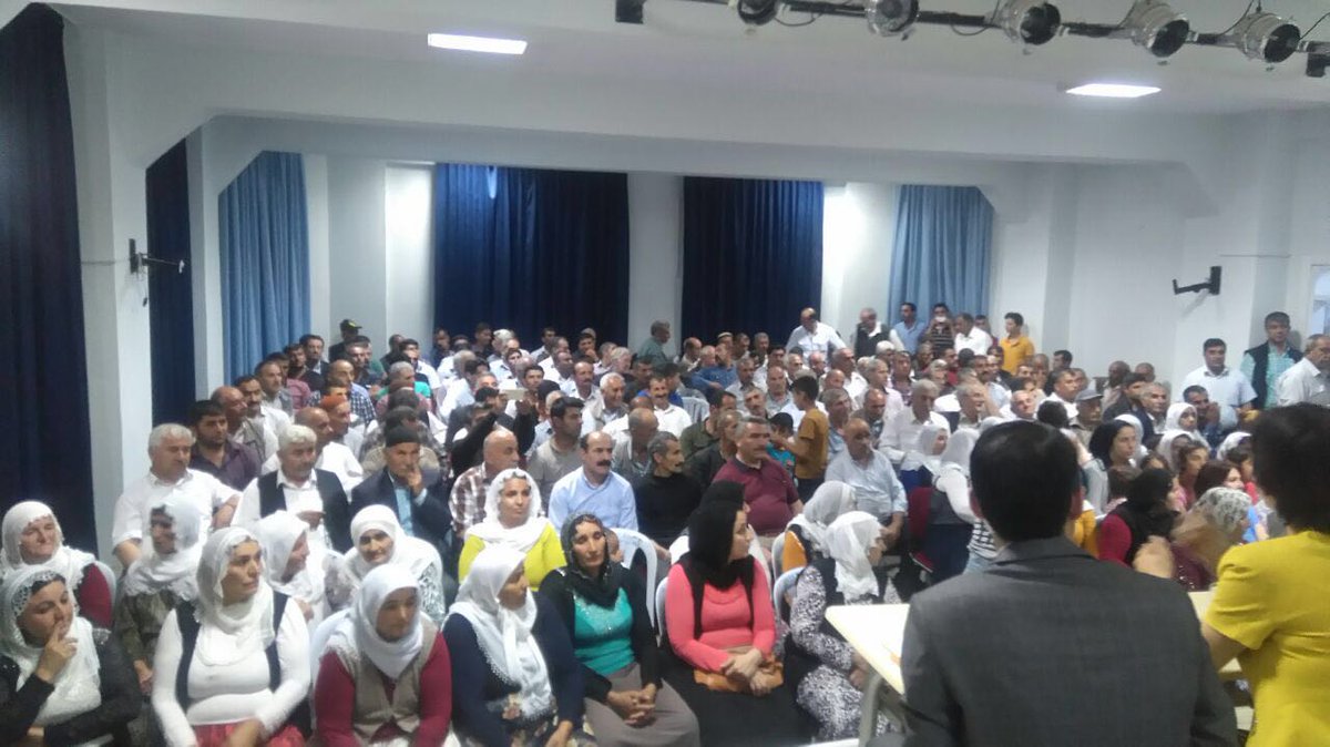 dilaDemir123's tweet photo. Demokratik Halk Buluşmaları toplantılarımızı bugün Mersin'de halkımızın geniş katılımıyla yaptık. https://t.co/PLZ8JrBm40