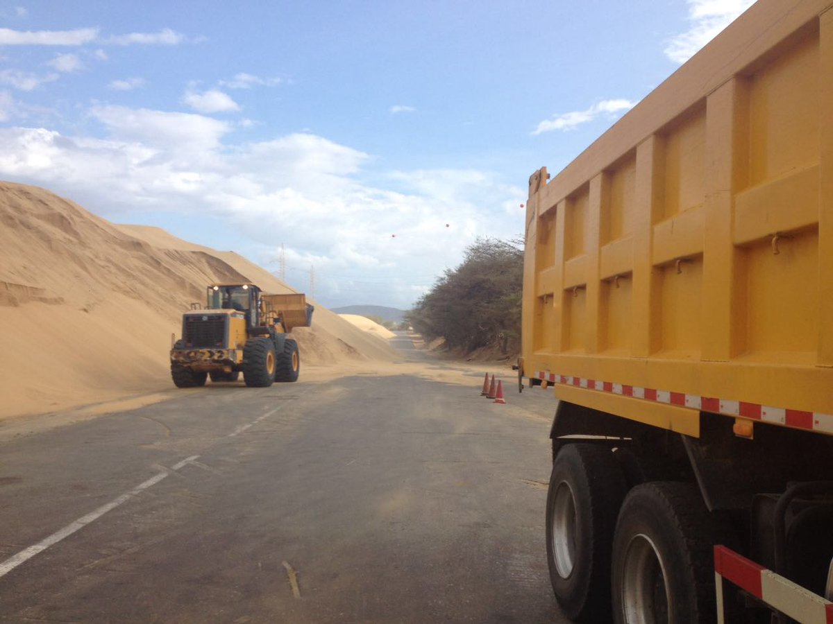 mintransporteve's tweet photo. #RECUERDE Continuan las labores en la #T004 de #Falcón 16.116m3 de arena han sido removidos de manera exitosa https://t.co/hYHdcT44JT