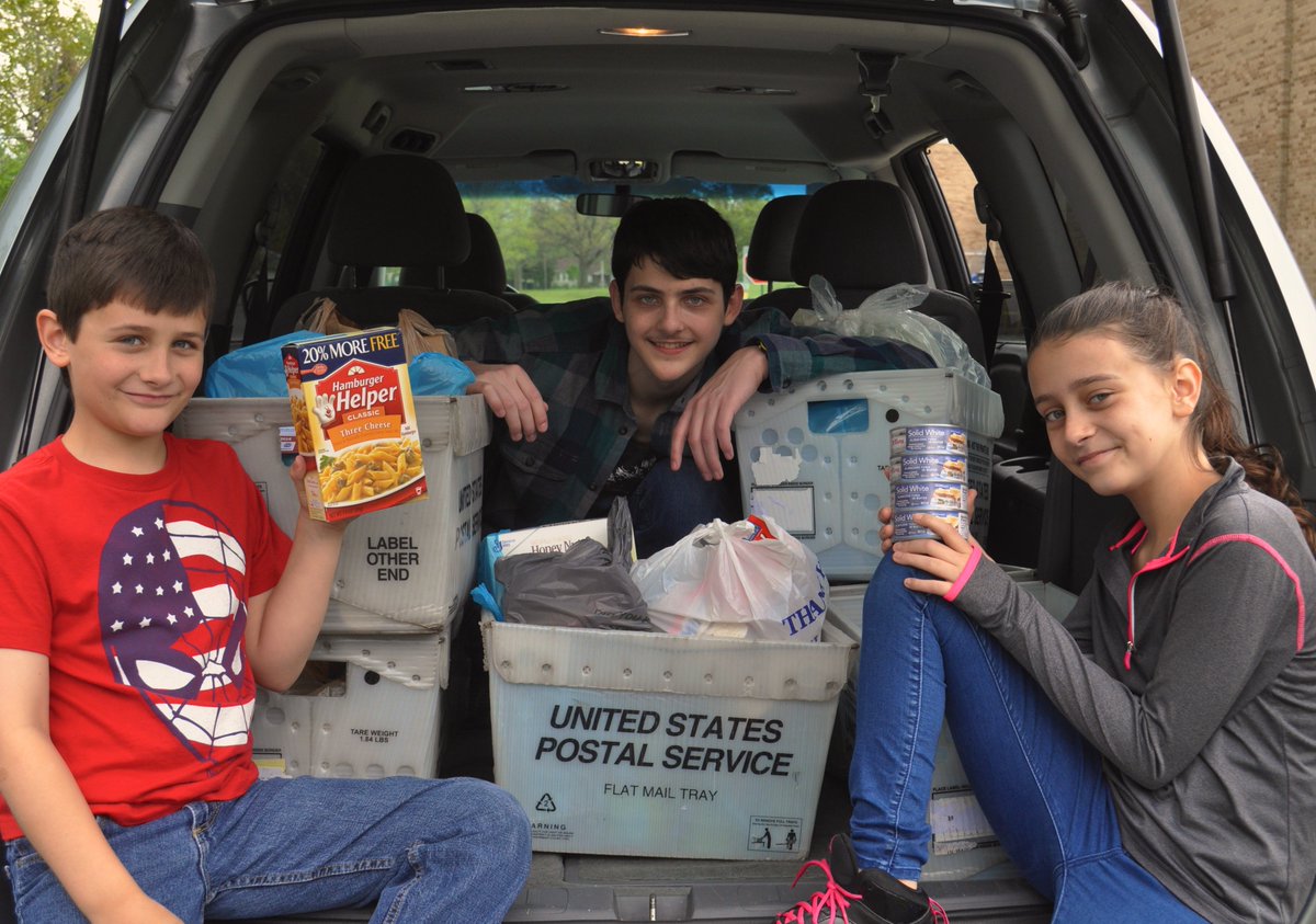 geneacandy's tweet photo. @NALC_National #StampOutHunger Been doing this as a family with #MailmanDad for 14 years. #WNY #Branch3 https://t.co/3eyfiHpgYJ