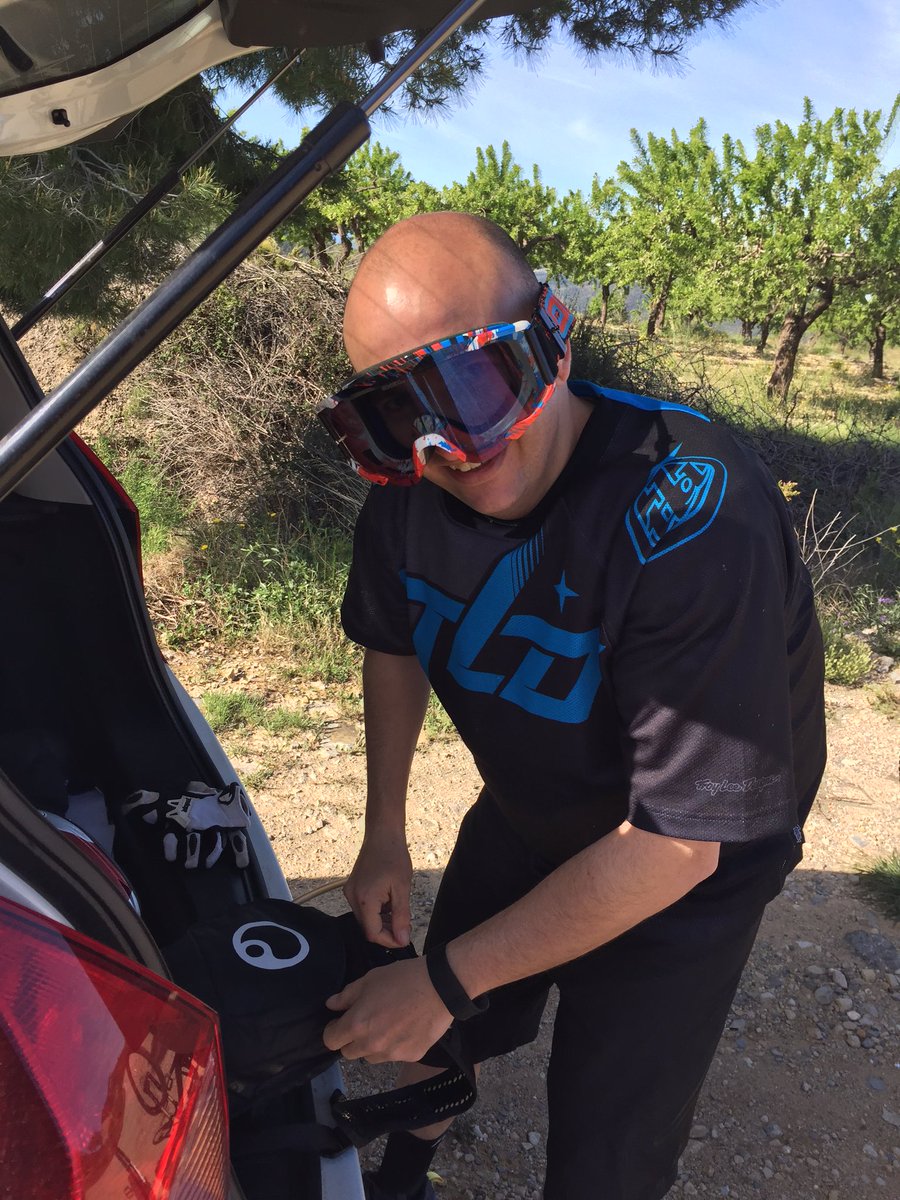 malditosBKTRDOS's tweet photo. Hoy nuestro MINION @gonzalobrines lo ha gozado!!#enduro #bikestatdos https://t.co/423xtnQh5P