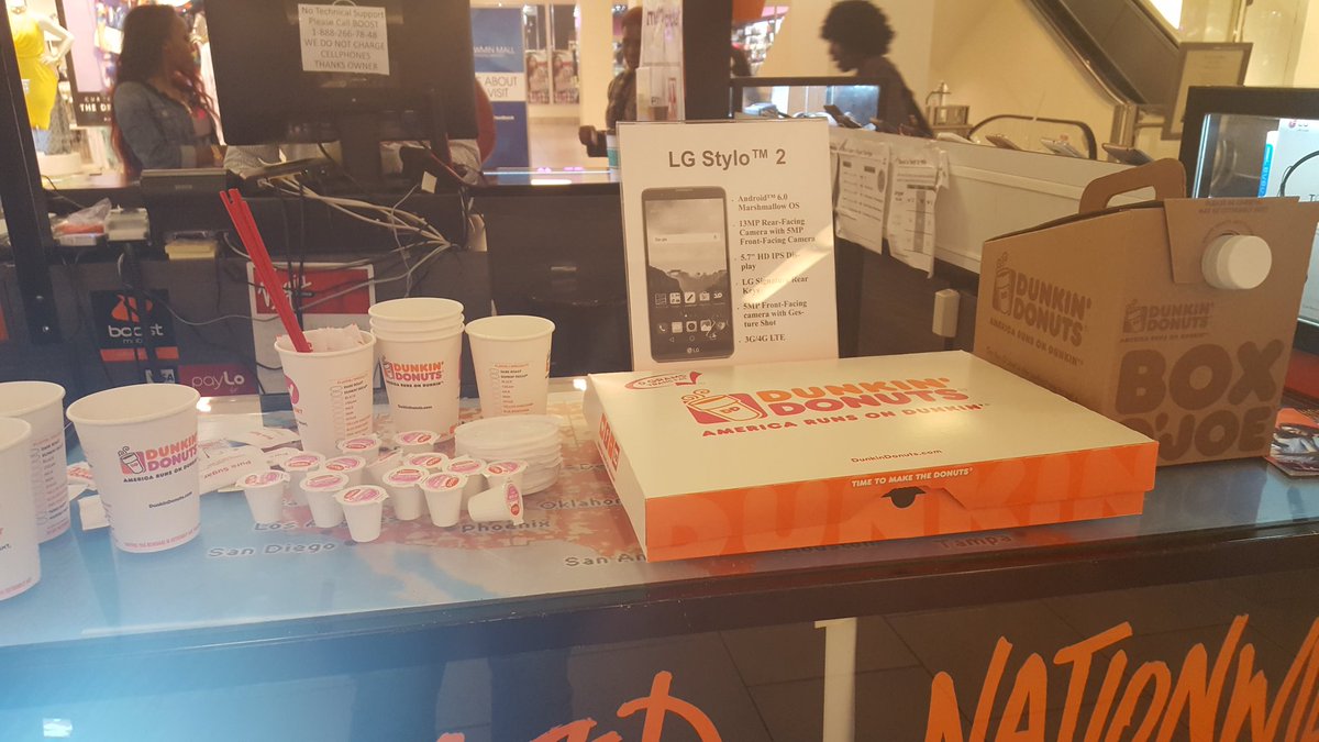 PMNavarria's tweet photo. Omg @MyZimar7860 bought Donuts YES 😍😍😍 cant beat donuts coffee and #BOOSTDEALZ @shawnatspg @KTBmore_spg @Ebrezzy6 https://t.co/t9FVQcEfjA