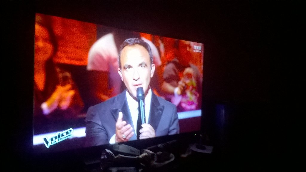 R0seChloe's tweet image. #TheVoice Pourquoi tu fais sa ?! 😂