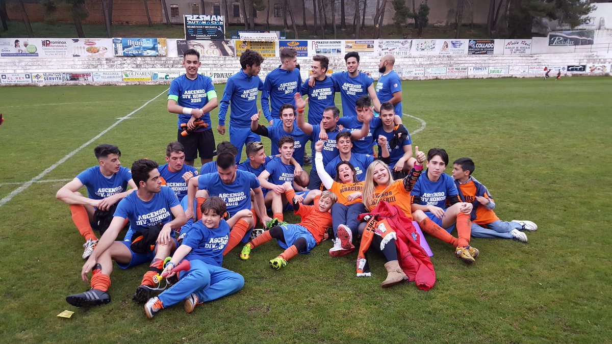 EFUDALBACER1's tweet photo. Exito gracias a directiva,cuerpo tecnico,jugadores y aficcion!!Grandes!!Enhorabuena! #dalenaranja #albacer https://t.co/HrOumpWq1a