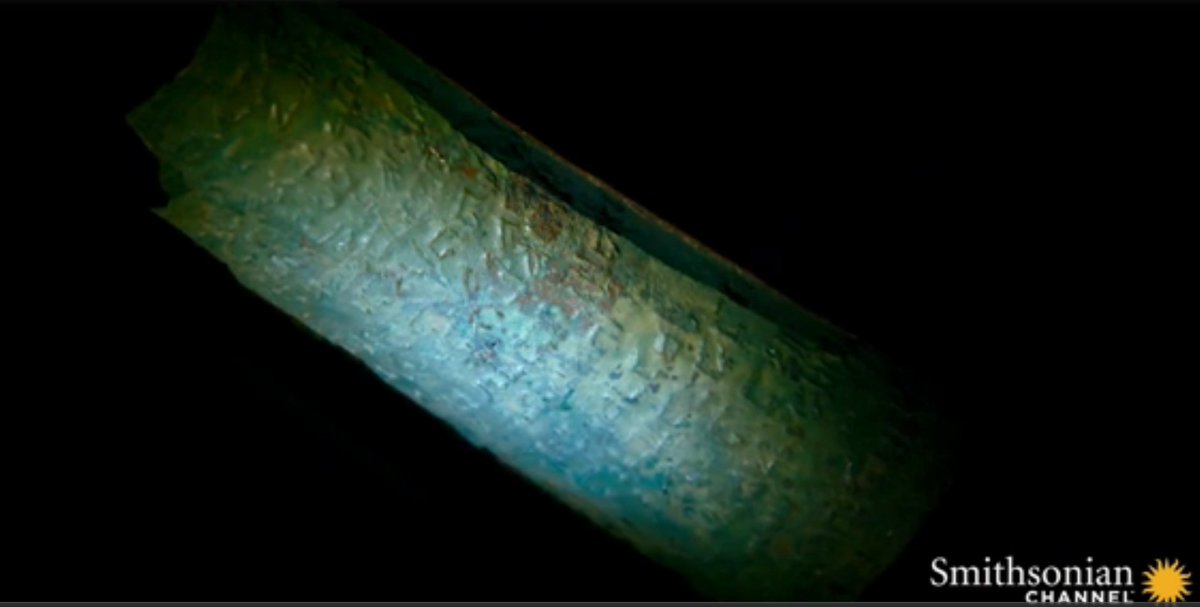 museumofBible's tweet image. .@SmithsonianMag: How to unroll a #DeadSeaScroll without destroying it...WATCH: ow.ly/2GBd300cgev