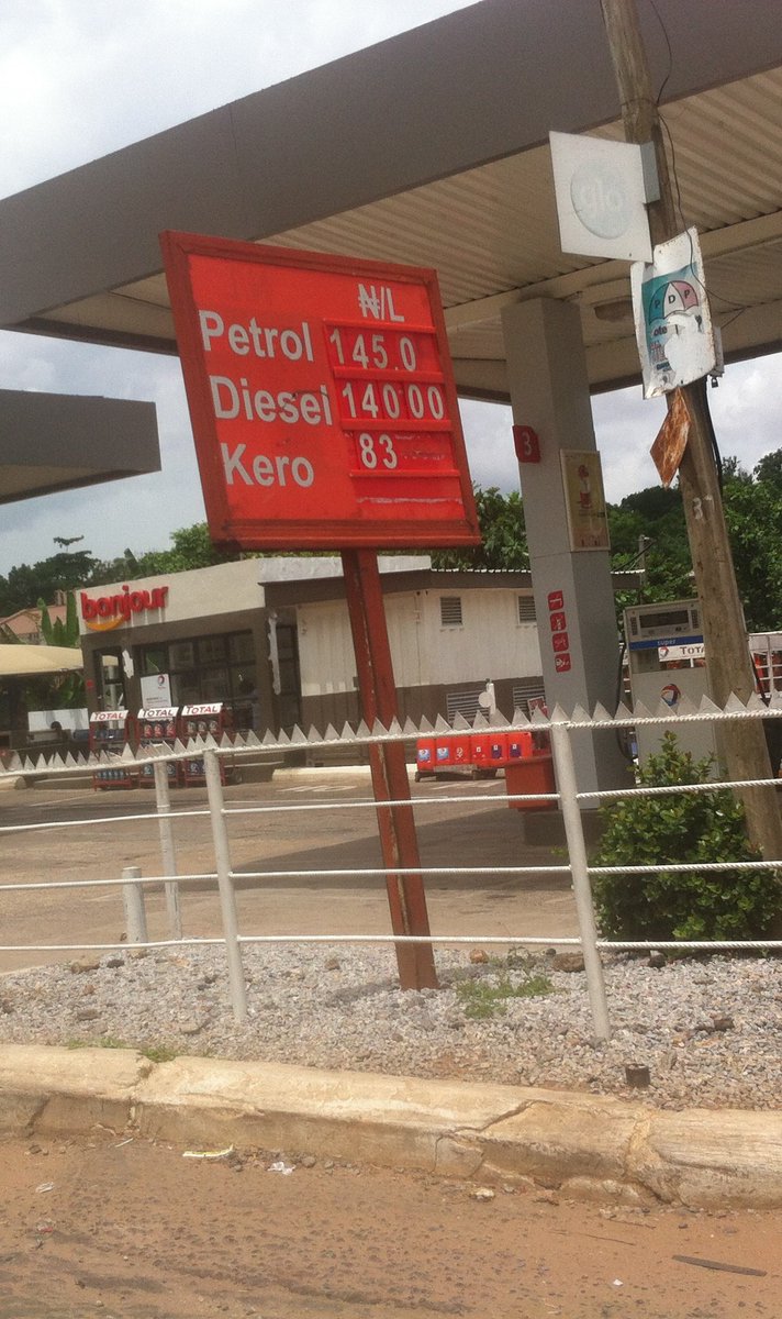 ibcityannouncer's tweet photo. There is #eregulation between @total Mokola and Total GRA Quarters #Ibadan check the price of diesel @Gidi_Traffic https://t.co/rJLuqaOpnh