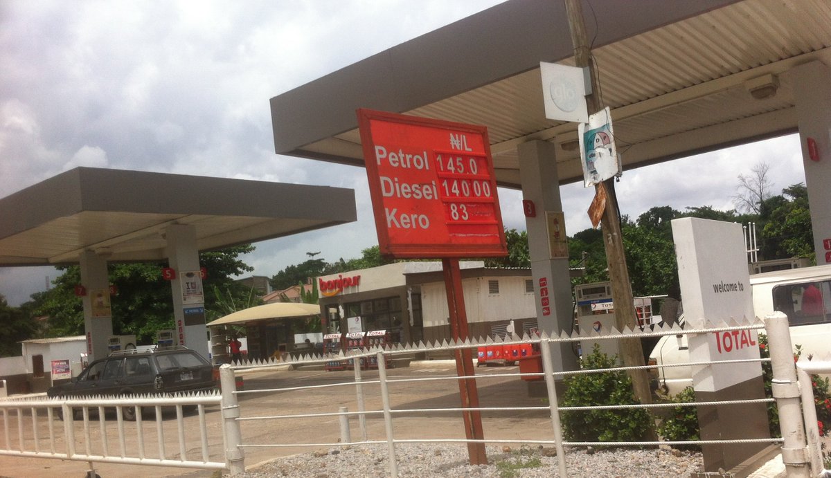 ibcityannouncer's tweet photo. There is #eregulation between @total Mokola and Total GRA Quarters #Ibadan check the price of diesel @Gidi_Traffic https://t.co/rJLuqaOpnh