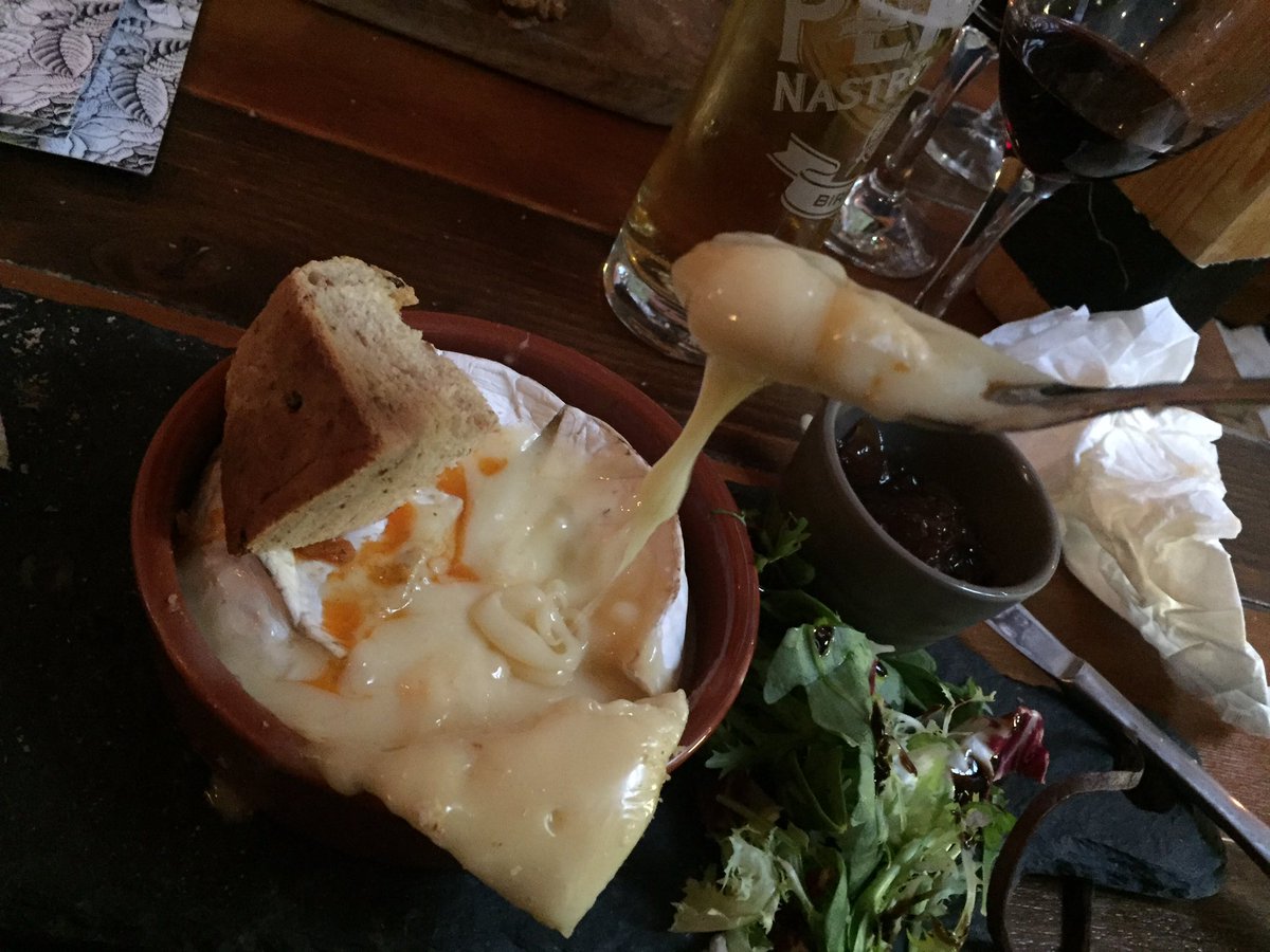 hoops__45's tweet photo. just ate an entire Camembert to myself.... AS A STARTER!!!! #Indulging #NOThealthyeating https://t.co/rhdzFmKadr