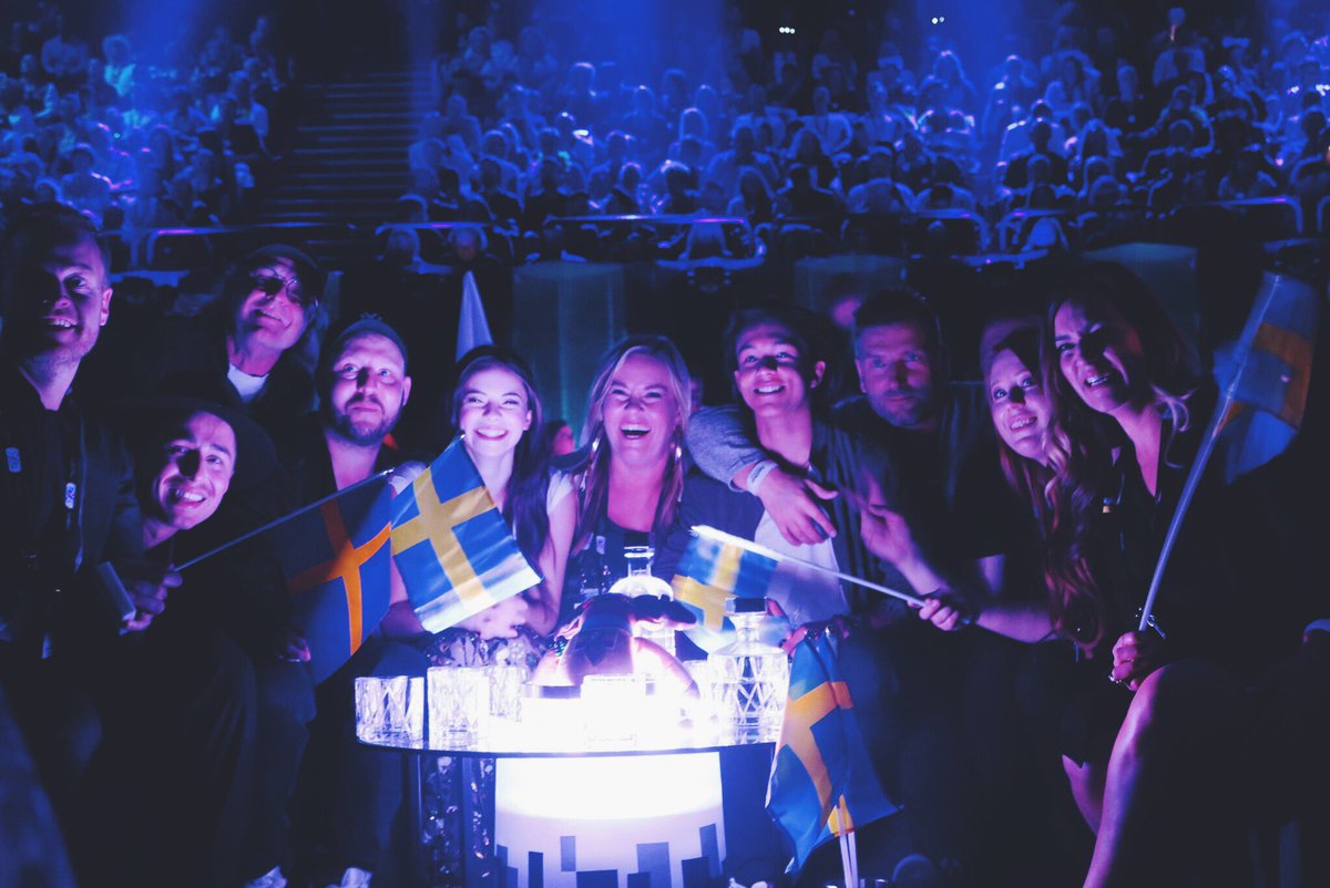 francescacheeks's tweet photo. Congrats @FransJeppsson! 🇸🇪🇮🇹 #Eurovision https://t.co/qNndV7rOcP