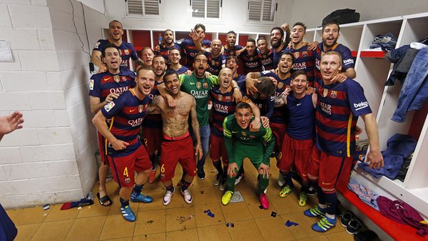 FCBarcelona's tweet image. 🏆🎥 A look into FC Barcelona's celebrations in Granada: ow.ly/t20B300cnFS #CampionsFCB