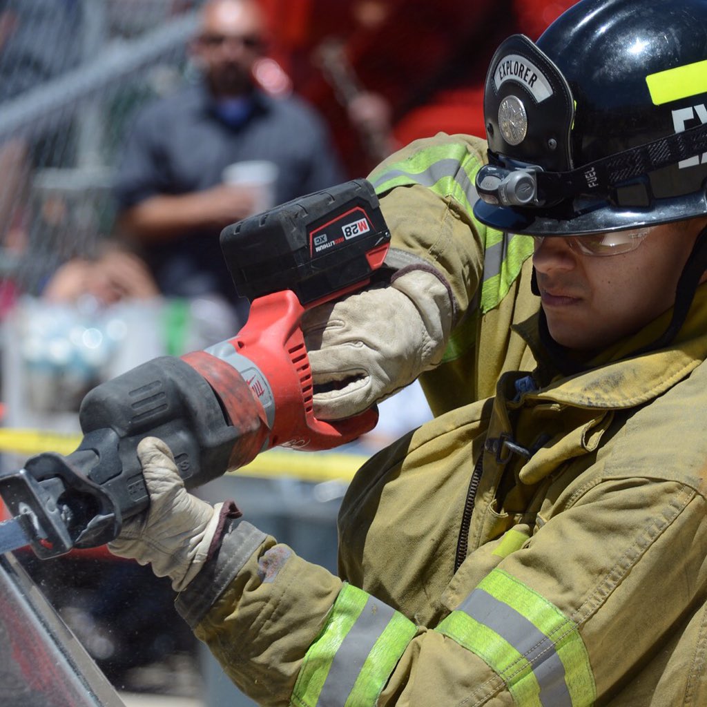 SoCalFirePhoto's tweet image. @LAcoFD  #lacofd #firefighter #fireexplorer #fireserviceday #sawzall #milwaukeetools @MilwaukeeTool