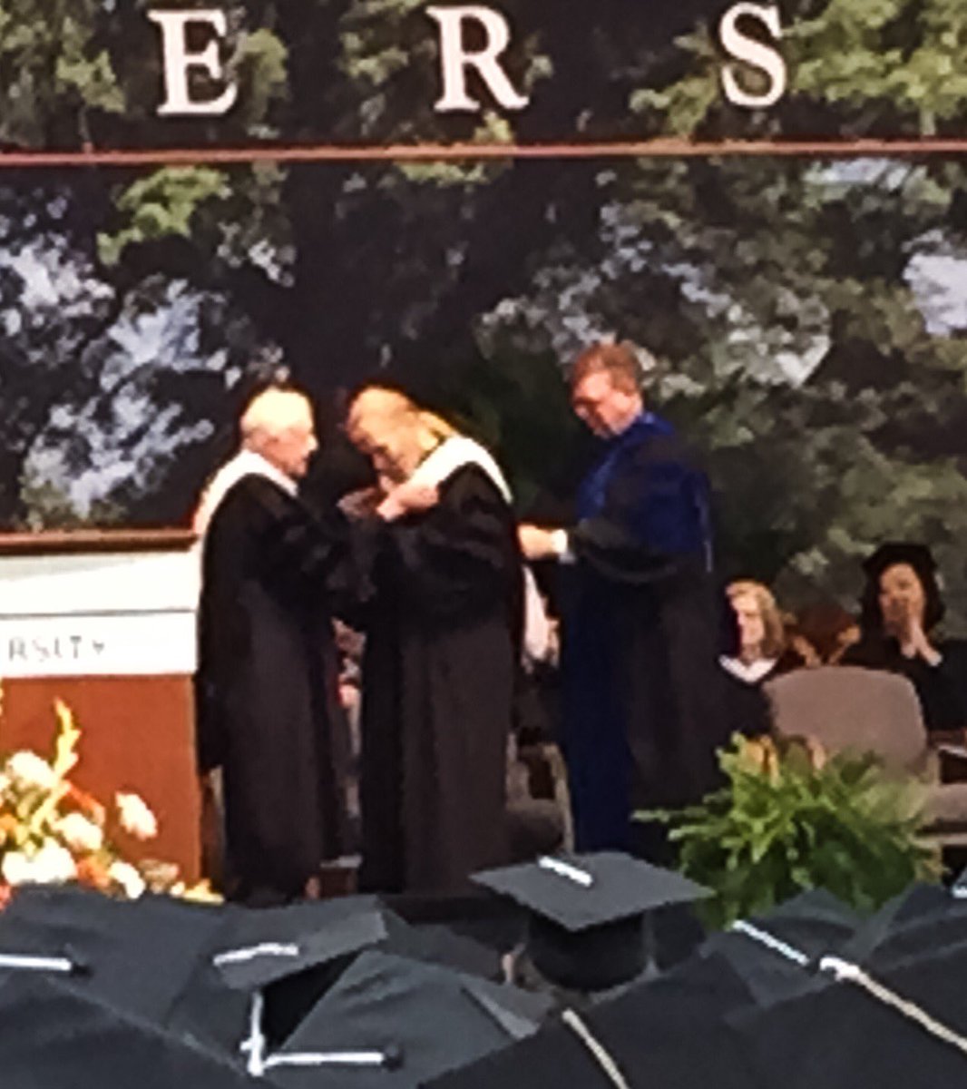 libertyhalleric's tweet photo. That's 'Dr.' Gregg Allman, with president Jimmy Carter. #Mercer2016 https://t.co/Idi2QdbH0X