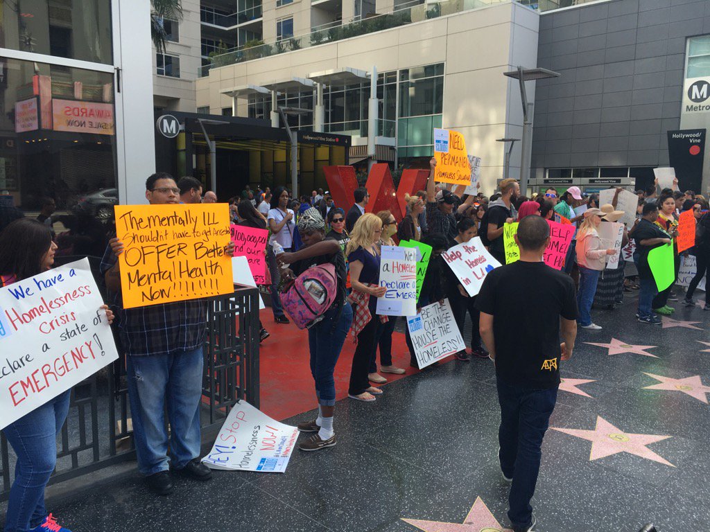 imeltyourface's tweet photo. This is what awareness looks like #Marchforthehomeless #hollywoodandvine #mondaynightmission https://t.co/WA7PmcZQGV