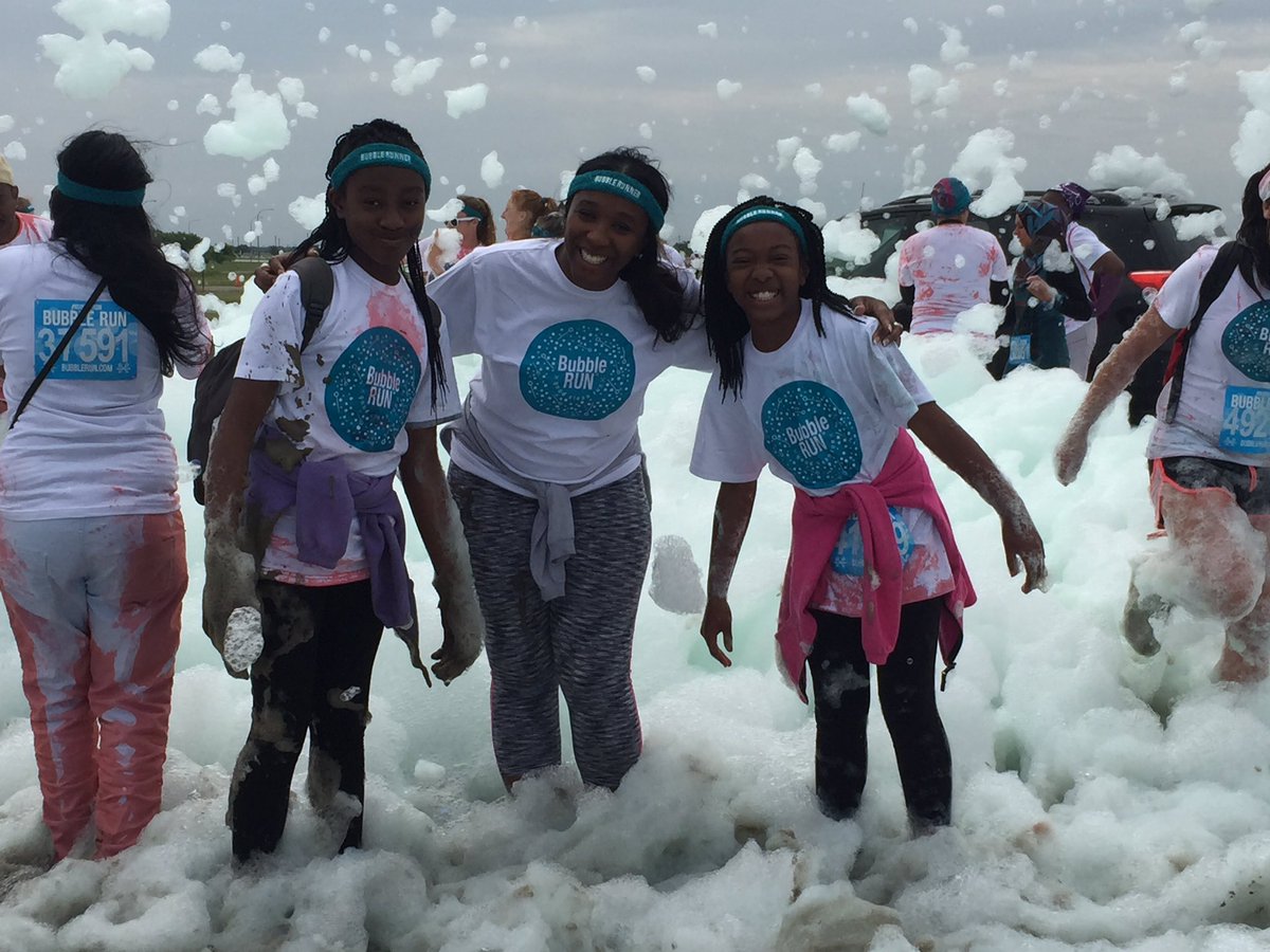 TeamHinesFamily's tweet photo. Bubble Run this morning with the girls and the fam!  @JadaBear1901 https://t.co/kbgR8MOnt1 via ^Whittney H.