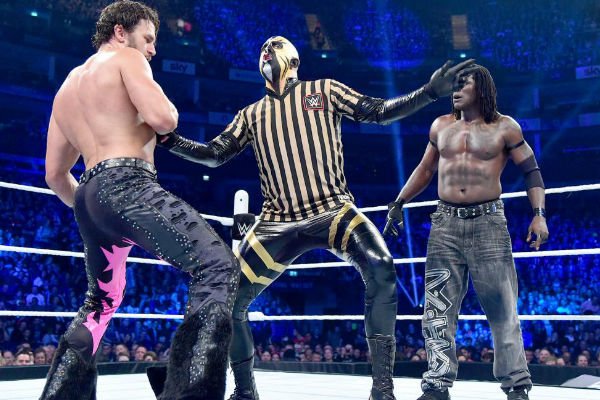 wewantslater's tweet photo. #Goldango #GoldenTruth @Goldust @WWEFandango @RonKillings should join #SocialOutcast will make a formidable forces! https://t.co/mpaWYDUJop