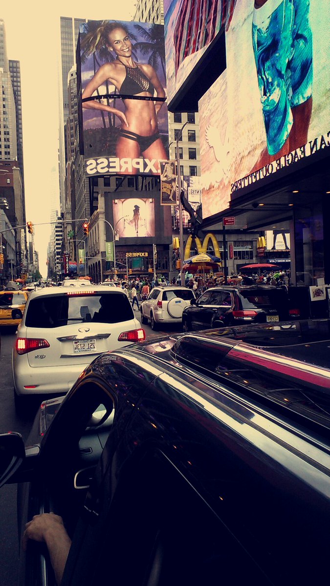 six_otd_1216's tweet photo. #NYC #SMTTG https://t.co/T8HwVD4TqC