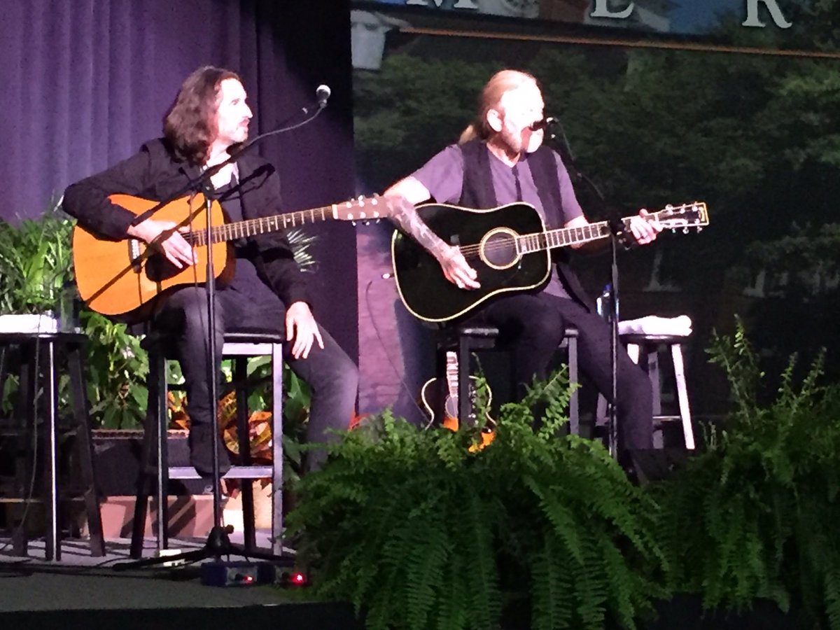 beckisandifer's tweet photo. Gregg Allmann plays during Mercer's Commencement 2016. #Mercer2016 https://t.co/4mczStpvu9