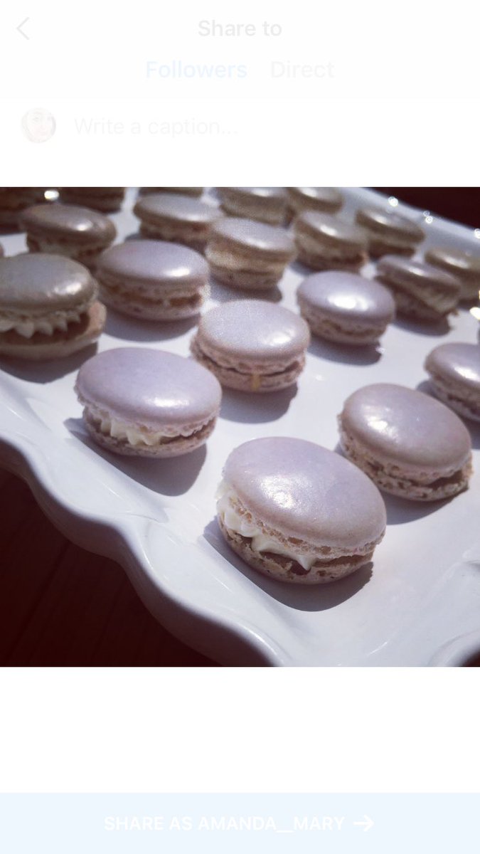 confessionsbyAP's tweet photo. #macaroons #homemade #delicious #experimental #caramel #vanilla #queenbofbaking 👑🐝🎂 https://t.co/iGHcDM6JCO