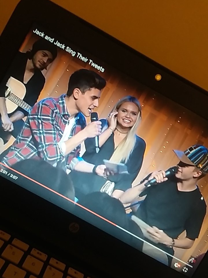 evie_dungey's tweet photo. @JackJackJohnson @jackgilinsky @JackAndJackReal 😍😍 https://t.co/dvbzrilLKl