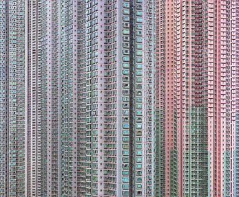 ValaAfshar's tweet photo. "Not Photoshopped—residential towers in Hong Kong. At this density, all human race would fit in Egypt" —@Khanoisseur https://t.co/eOtQbaDZXP