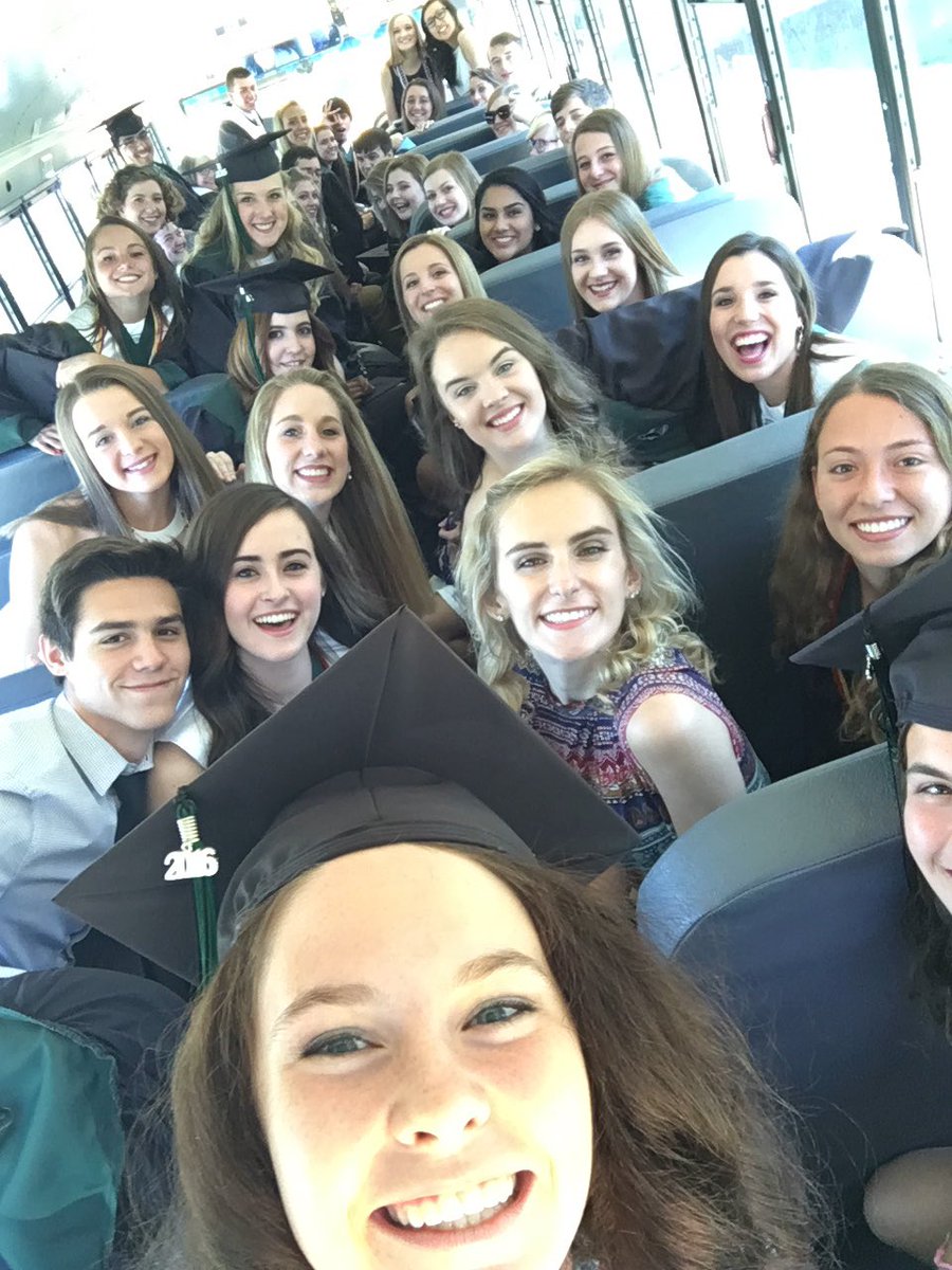 BVSWclassof2016's tweet photo. BVSW CLASS OF 2016 IS READY TO GO 💚🎓 https://t.co/Bmb9yS9KX4
