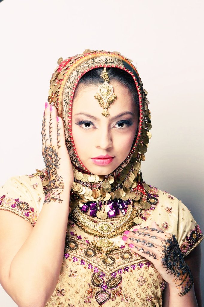 MsNYTeenBL2012's tweet photo. Great shoot, #princess #photoshoot #miami #hennatattoo #hennashoot https://t.co/9B8a9S2R45