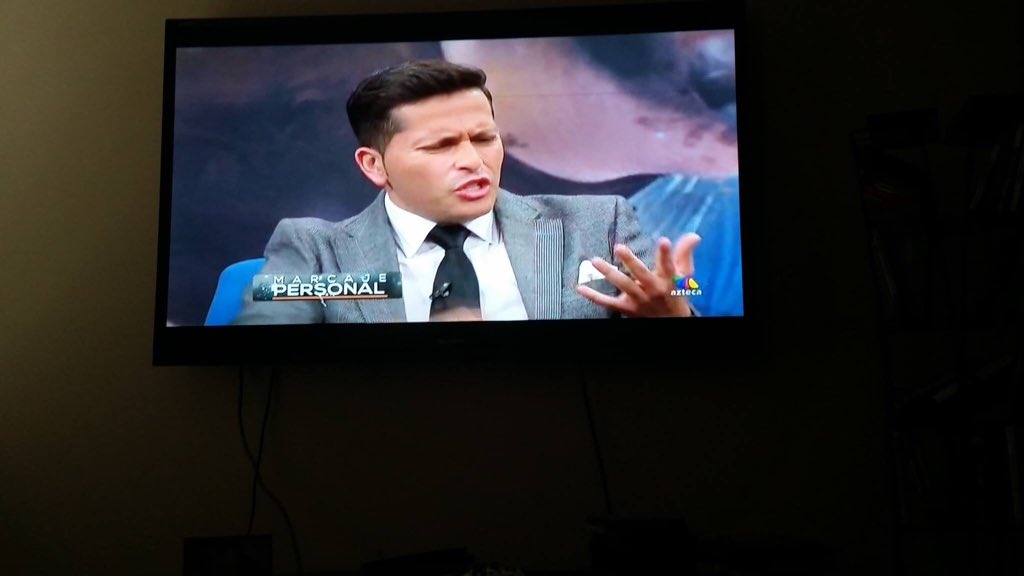 linachisum's tweet photo. Cálmate mi amor @CARLOSLGUERRERO te va a dar algo😂 https://t.co/NSReUwBsT0