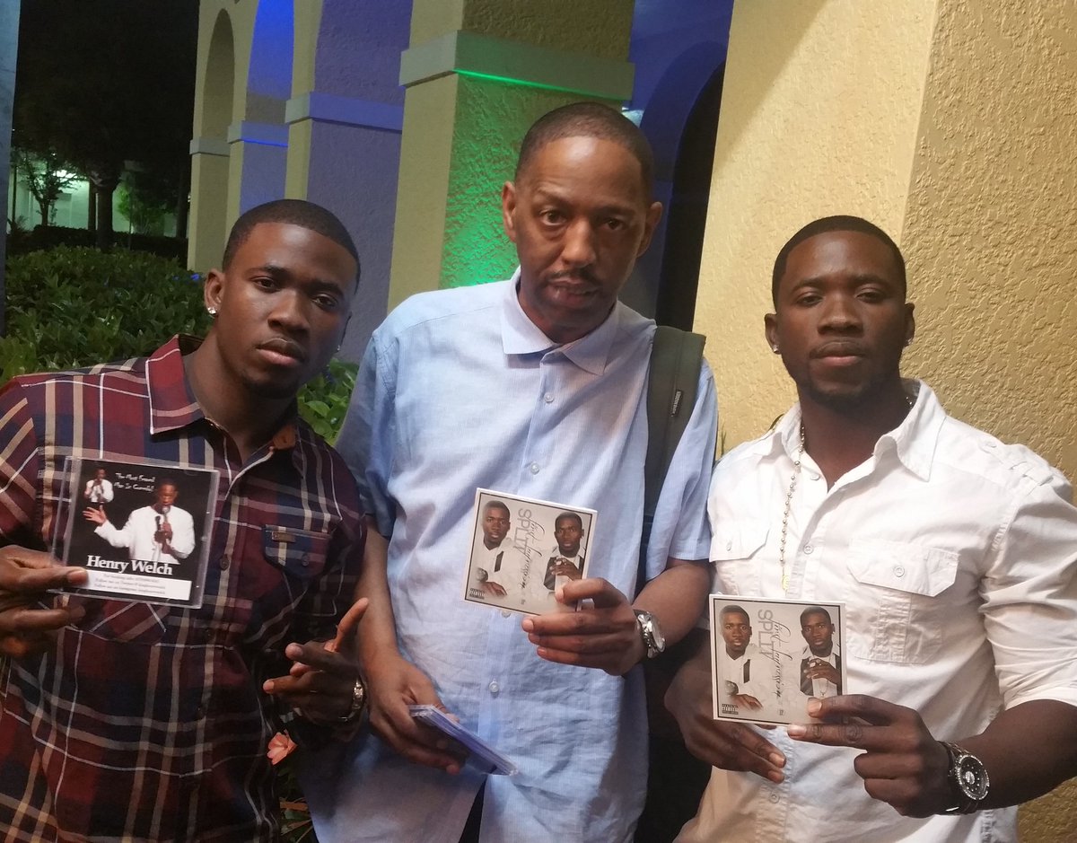 splitimage21's tweet image. Thnx henry welch for promo&amp;amp;every1 who brought a cd the mike epps show,we will b in designer&apos;s closet(5/14/16)