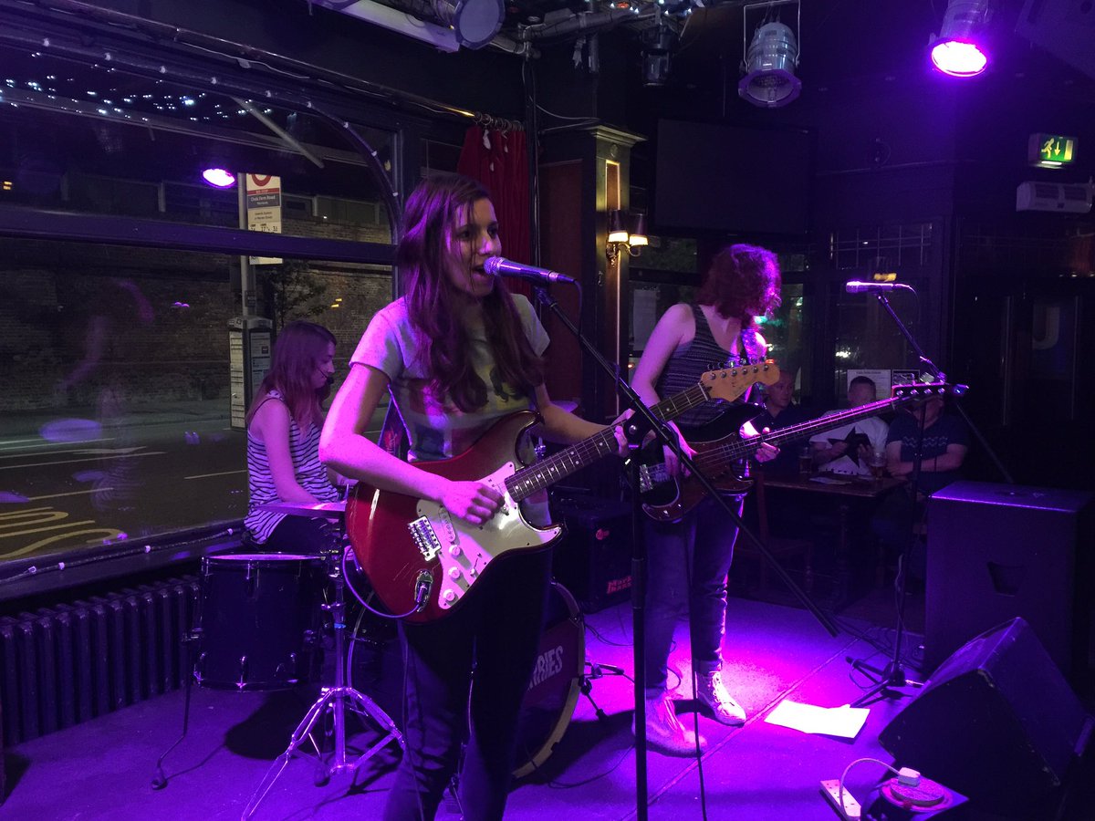 We went to see @BERRIESBANDUK the other day. You should totally check them out cause they're cool as fuck! #band