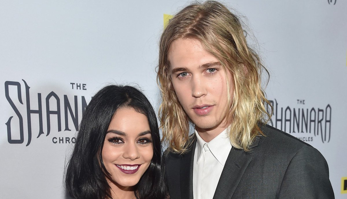 MoonOverManhatn's tweet image. Vanessa Hudgens Pays $1,000 Fine for… dlvr.it/LJpX8x #Austin_Butler #Vanessa_Hudgens #Celebrity #News