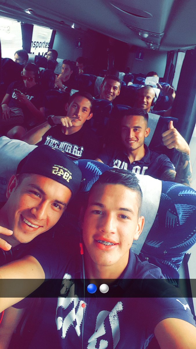 CJasib's tweet photo. Dale que se viene lo bueno🔵⚪ #familiarayada#LosBo @patosanz_20 @_santiagorm @jzavala17 @bernardohdz @luisCardenas22 https://t.co/PgCwk2cRnL